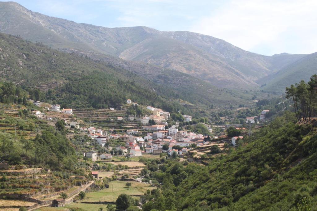 Вилла Casa Da Ponte Alvoco da Serra Экстерьер фото